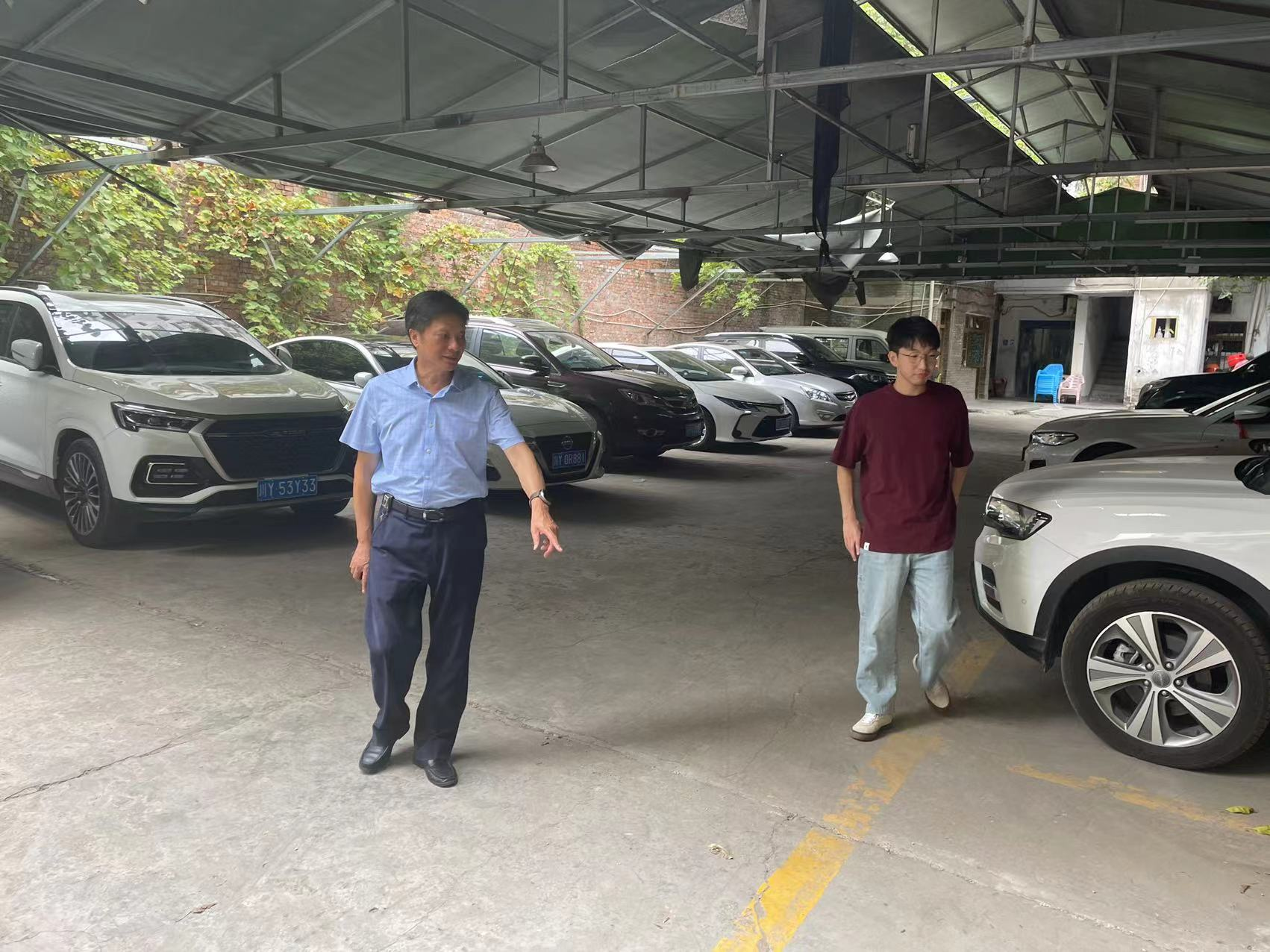 集團(tuán)黨委書(shū)記、董事長(zhǎng)許大政深入 “包?！鄙鐓^(qū)開(kāi)展創(chuàng)文督導(dǎo)工作